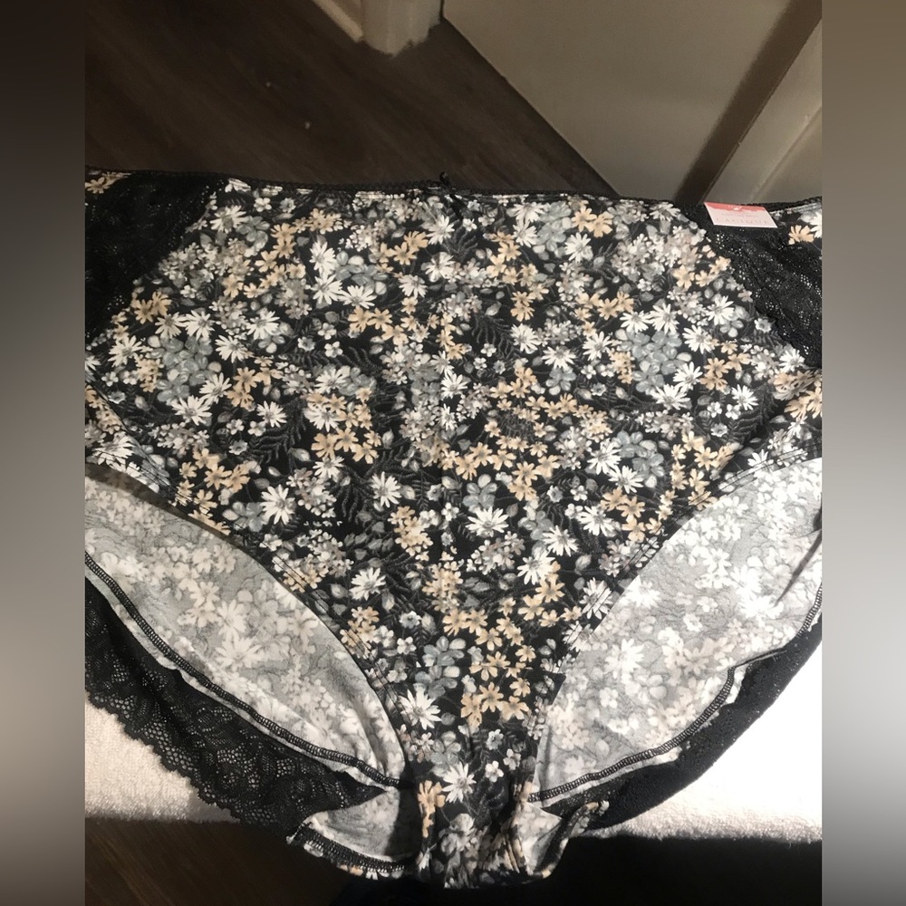 Women’s Cacique Sexy Panties Size 34/36